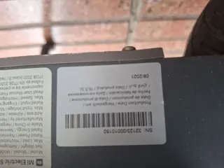 Patinete Eléctrico Xiaomi. Ruedas antipinchasos.