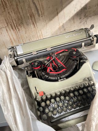 Máquina de escribir Hispano Olivetti