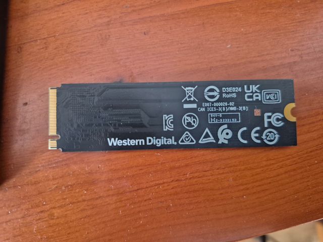 SSD 256GB NVMe M.2 PCIe Gen4X4 Western Digital