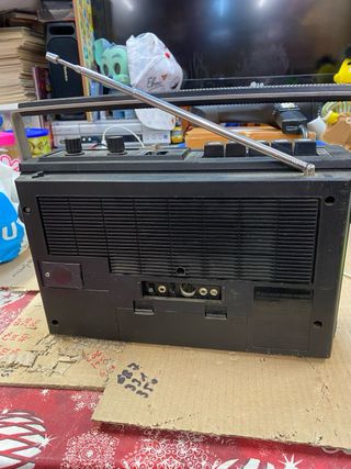 Radio Sanyo M2420 AM/FM Cassette