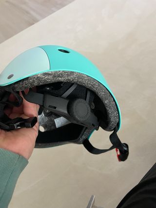 Casco infantil tiburón