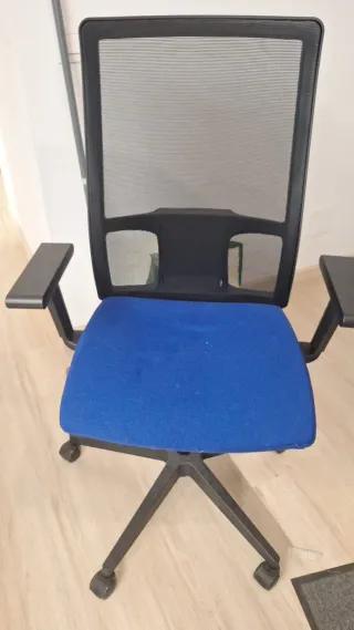 Silla de oficina/estudio azul y negra