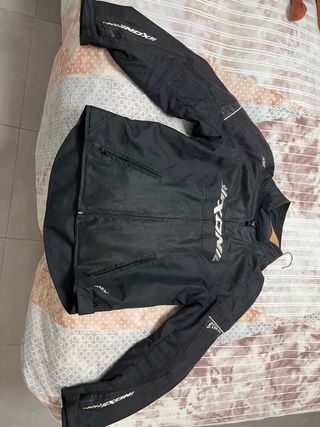 Chaqueta de Moto IXON Negra