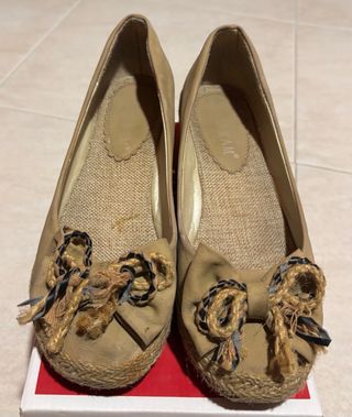 Scarpe donna beige con fiocco