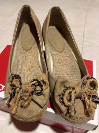 Scarpe donna beige con fiocco