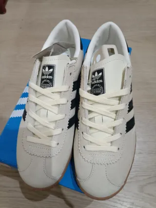 Zapatillas Adidas Beige/Marrón