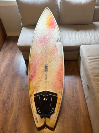 Tabla de surf 5’11 Luke Budd