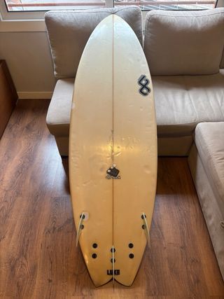 Tabla de surf 5’11 Luke Budd