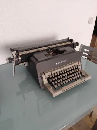Olivetti Línea 98 Máquina de Escribir