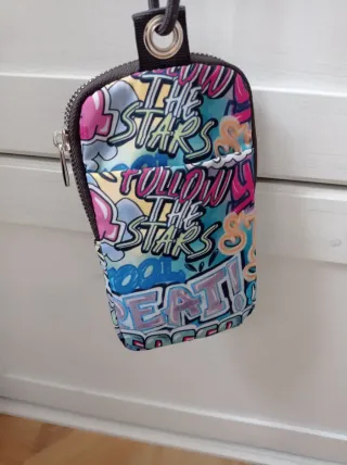 Bolsito móvil graffiti multicolor