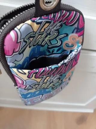 Bolsito móvil graffiti multicolor