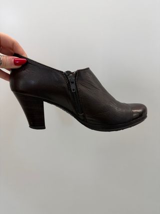 Botines/mocasines de tacón marrones