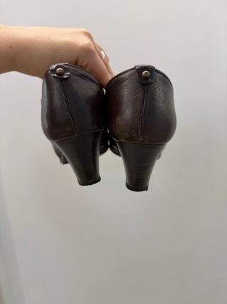 Botines/mocasines de tacón marrones