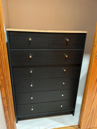 Cómoda 7 cajones negra y madera