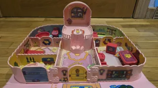 Casita Pin y Pon con accesorios