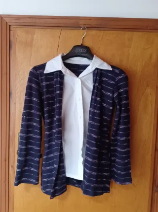 Maglia a righe blu e viola