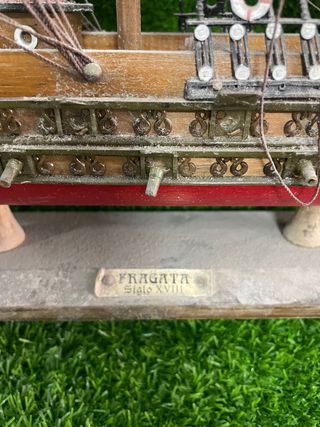 Maqueta de fragata de madera