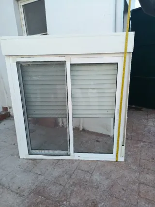Ventana corredera aluminio con persiana