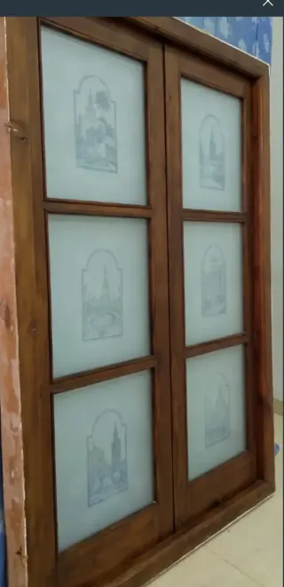 Ventana vintage con cristales decorados