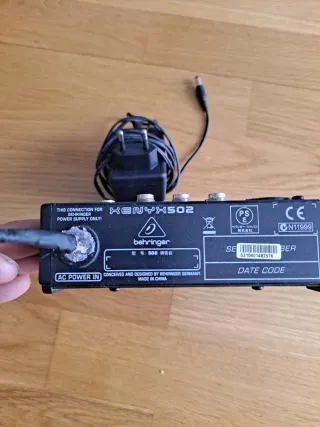 Mesa de mezclas Behringer Xenyx 502