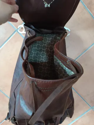 Mochila de piel marrón