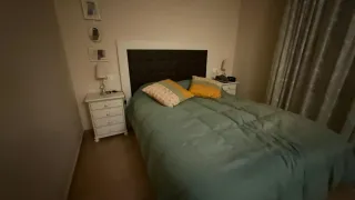 Cabecero de dormitorio piel y madera