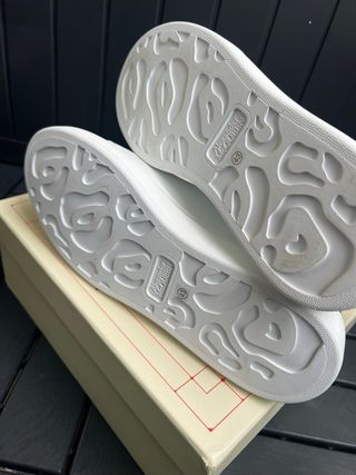 Alexander McQueen Sapatilhas Brancas e Pretas