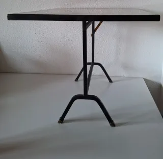 ANTIGUA MESA PLEGABLE MAPA AMÉRICA PATAS DE HIERRO