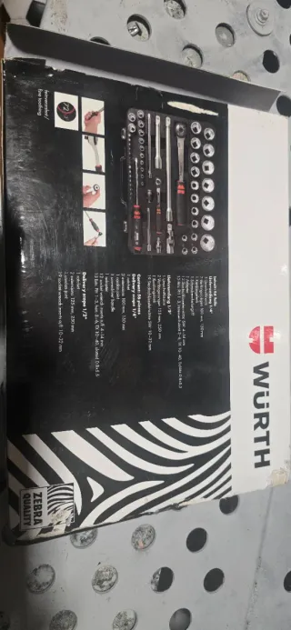 Maletín Wurth con carraca y vasos de acero