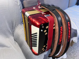 Fisarmonica Hohner Student IV 40 bassi