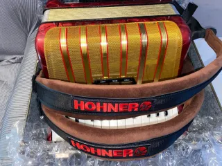 Fisarmonica Hohner Student IV 40 bassi