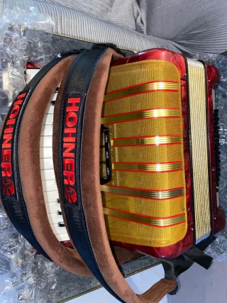 Fisarmonica Hohner Student IV 40 bassi