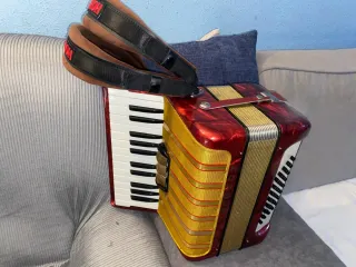 Fisarmonica Hohner Student IV 40 bassi