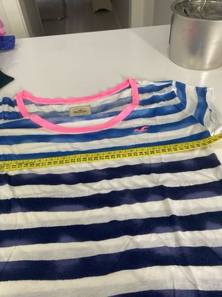 Camiseta Hollister Rayas Azul y Blanco Talla L