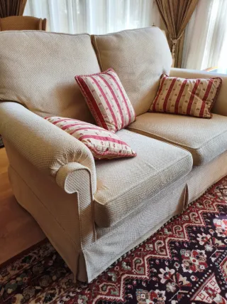 Sofá clásico 2 plazas beige