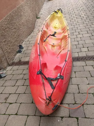 Kayak pesca y recreo Mide 380cm largo, 85cm ancho