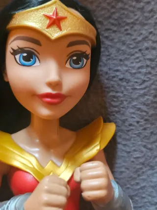 Bambola Wonder Woman DC Comics