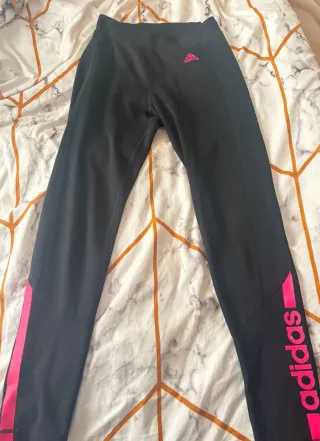 Mallas deportivas Adidas negras y rosas