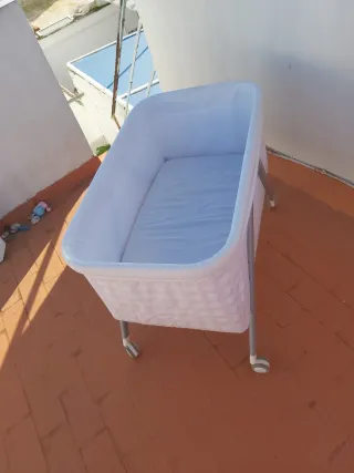 Moisés para bebé con ruedas