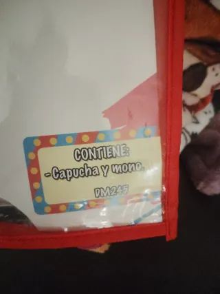 Disfraz patito talla 6-7 con gorro.