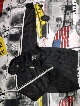Chándal Adidas Negro y Blanco talla de niño