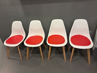 Juego de 4 sillas comedor/cocina blancas 15€ cada