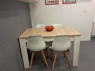 Juego de 4 sillas comedor/cocina blancas 15€ cada