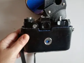 Cámara Zenit con flash y carrete Fuji