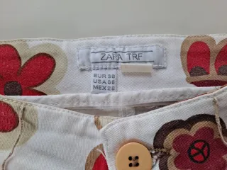 Pantalón pirata Zara estampado floral