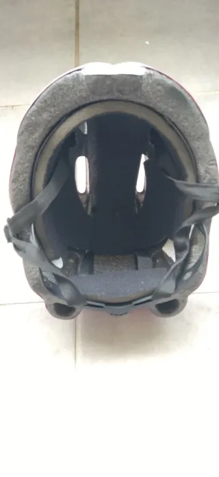 Casco infantil rosa con orejas