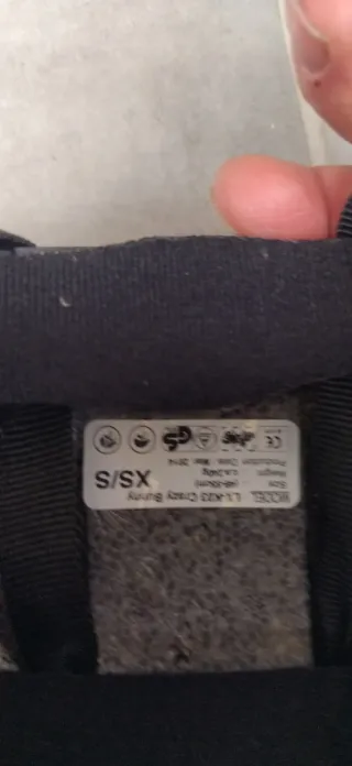 Casco infantil rosa con orejas