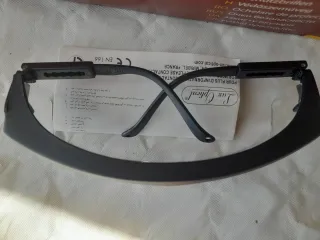 Gafas de seguridad Lux Optical - 17 pares NUEVAS