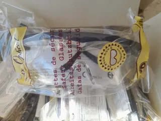 Gafas de seguridad Lux Optical - 17 pares NUEVAS