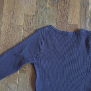 Vestido midi marrón con abertura